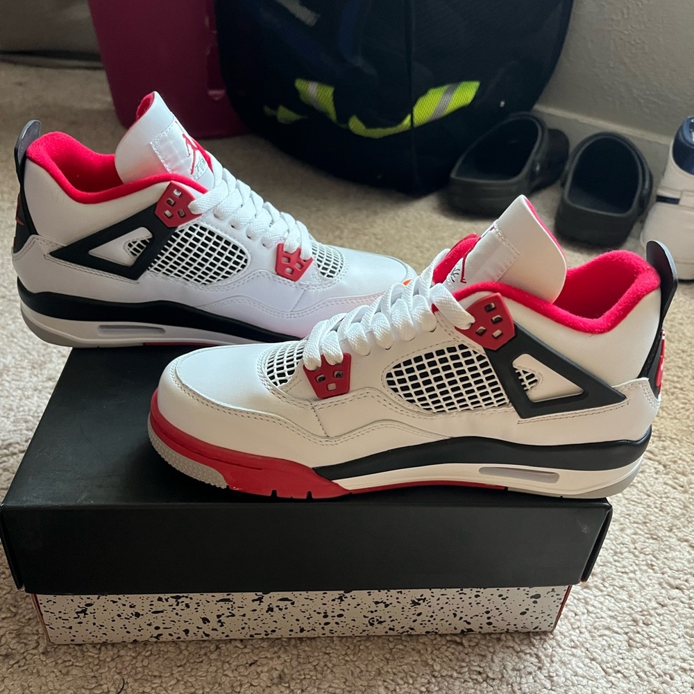 Jordan 4